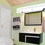 3 Bedroom Gorgeous Home In Farvang