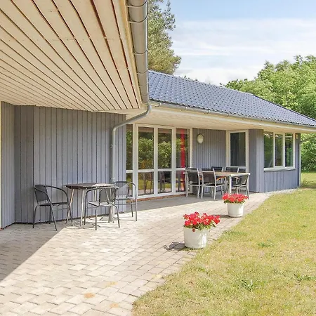3 Bedroom Gorgeous Home In Farvang *