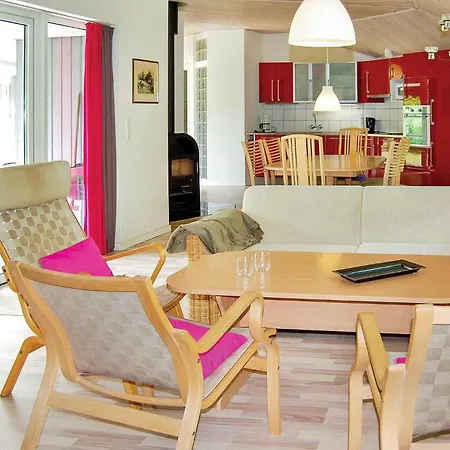 3 Bedroom Gorgeous Home In Farvang Fårvang